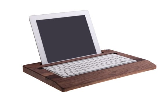 iPad-Ständer mit Tastatur, Foto: Woody's Tray