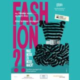 FASHION?!, Key Visual türkis, Cocktailkleid GLA 2020: „Fashion?! Was Mode zu Mode macht“ © Landesmuseum Württemberg