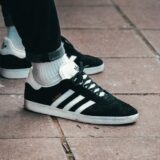 Der 1990er-Sneaker: Adidas Gazelle, Foto: Miltiadis Fragkidis / Unsplash