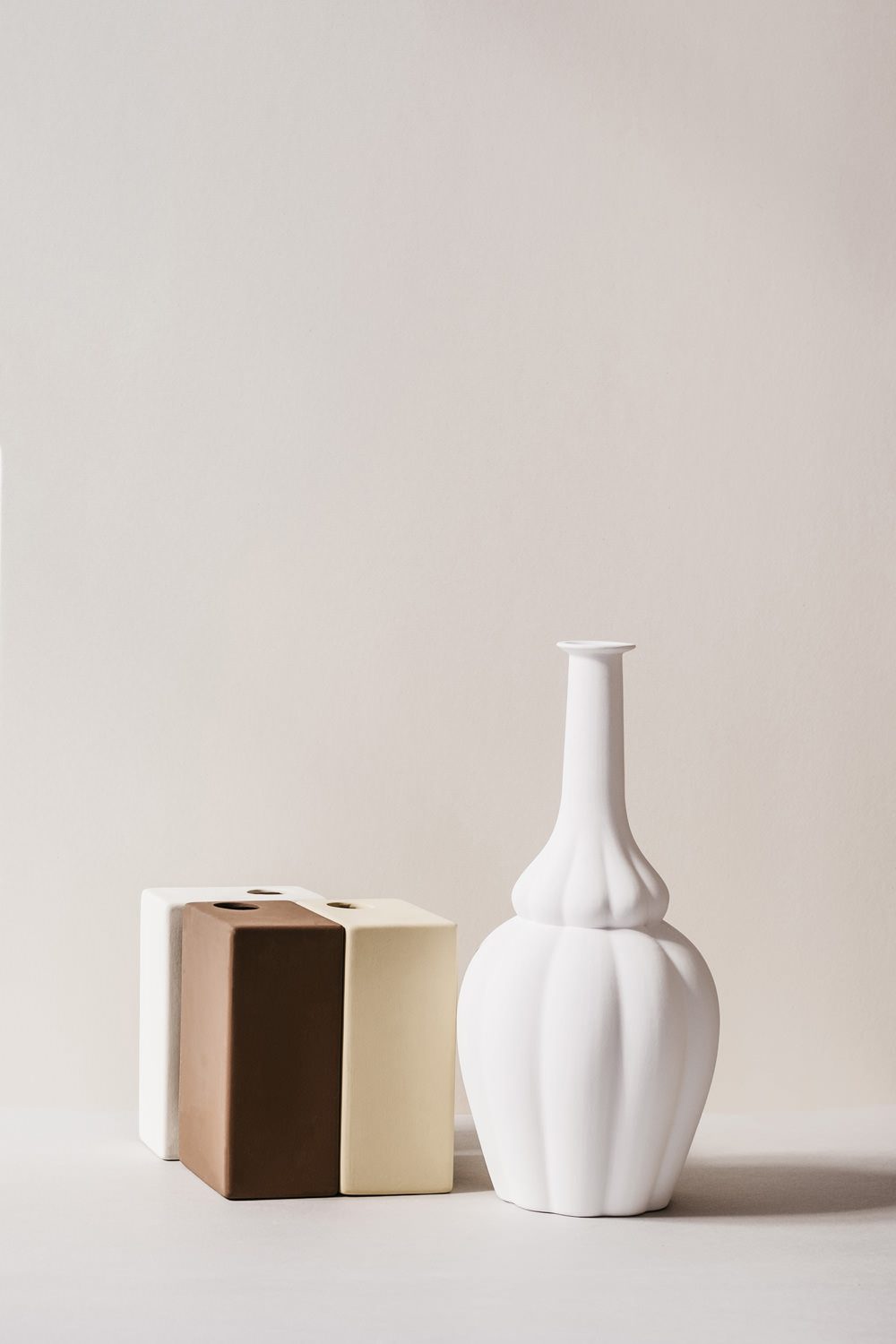 Le Morandine, Komposition aus Keramikvasen, Design von Sonia Pedrazzini, Foto: Le Morandine