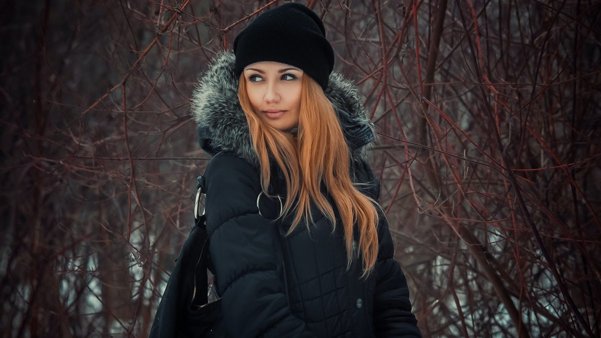 Daunenjacken halten im Winter schön warm, Foto: Anastasia Leonova / Unsplash