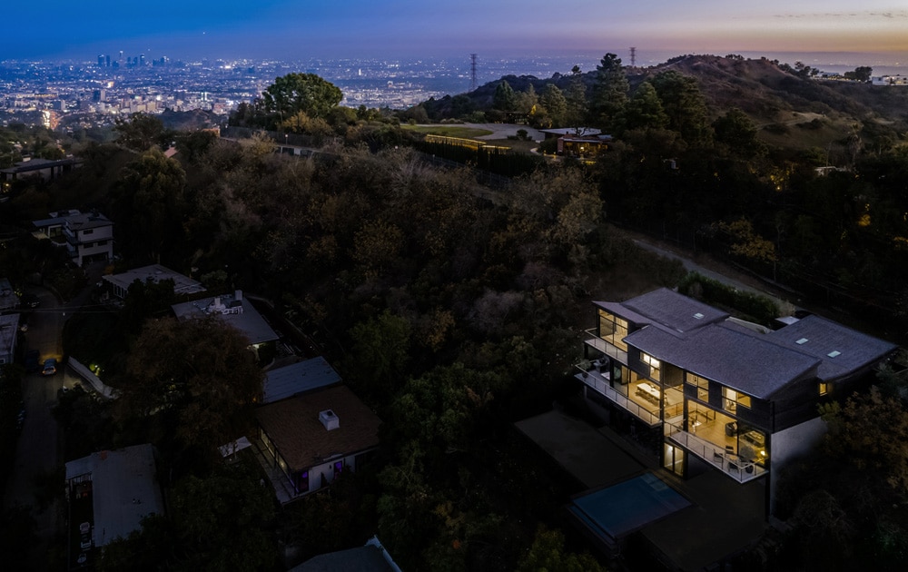 Eingebettet in den Hollywood Hills - das t House, Foto: Paul Vu / HANA