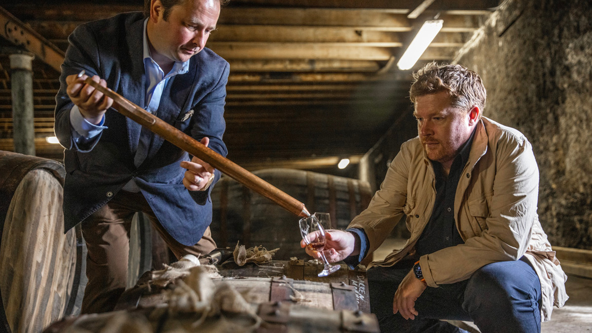Ben Dobbin (rechts) und Gregg Glass (links) in der "The Dalmore Distillery", Foto: The Dalmore