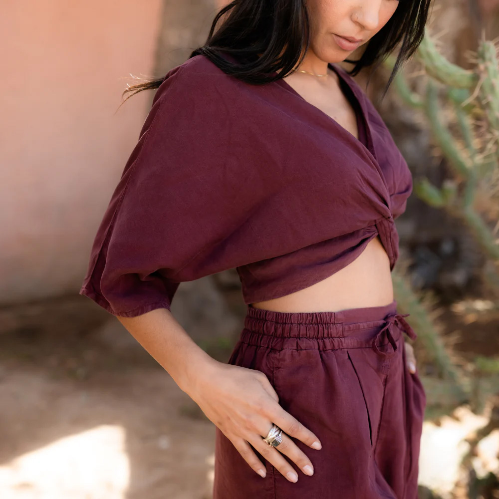 Knoten-Crop-Top und Palazzo-Hose aus Tencel, Foto: Nordlicht